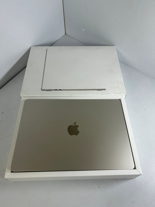Apple MacBook Air (M2, 2023)