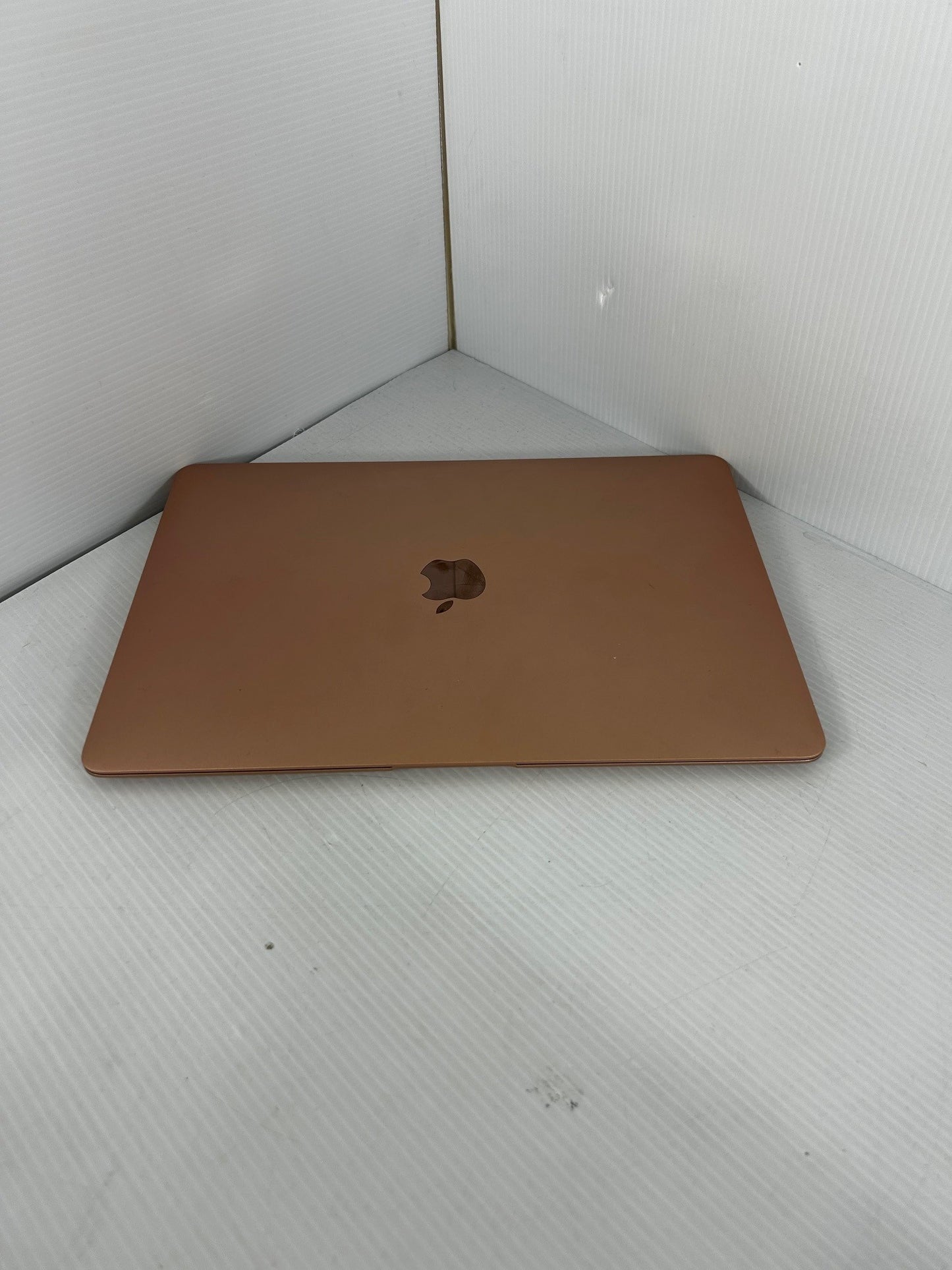 Apple MacBook Air "Core i5" 1.6 13" (True Tone, 2019)