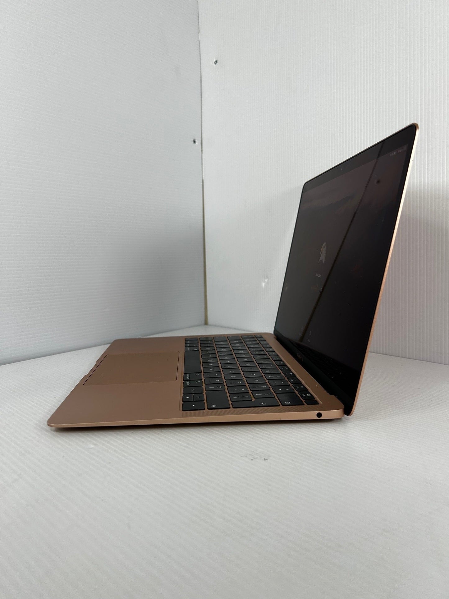 Apple MacBook Air "Core i5" 1.6 13" (True Tone, 2019)