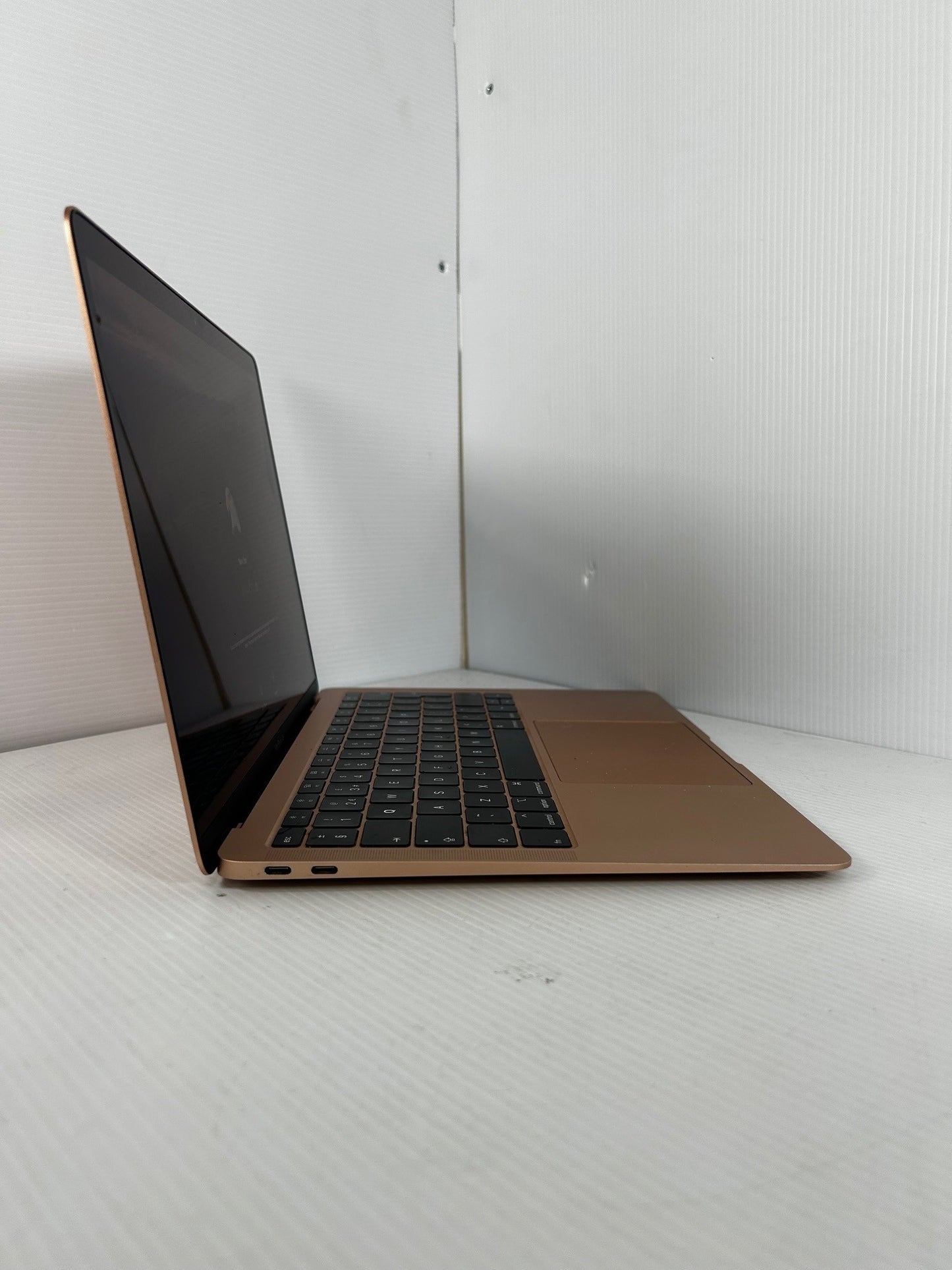 Apple MacBook Air "Core i5" 1.6 13" (True Tone, 2019)