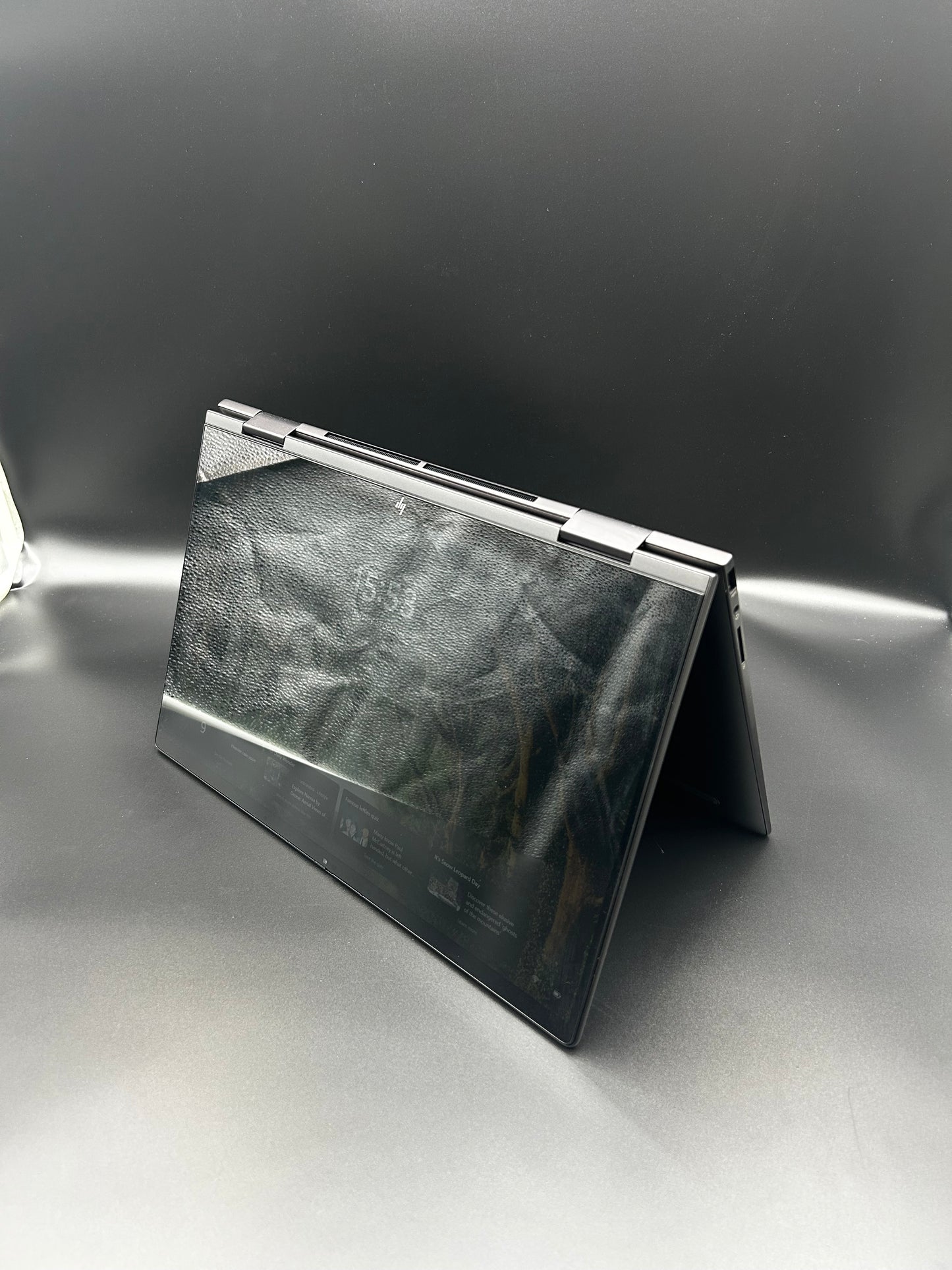 HP Envy x360 2-in-1 Laptop 15-fh0501sa