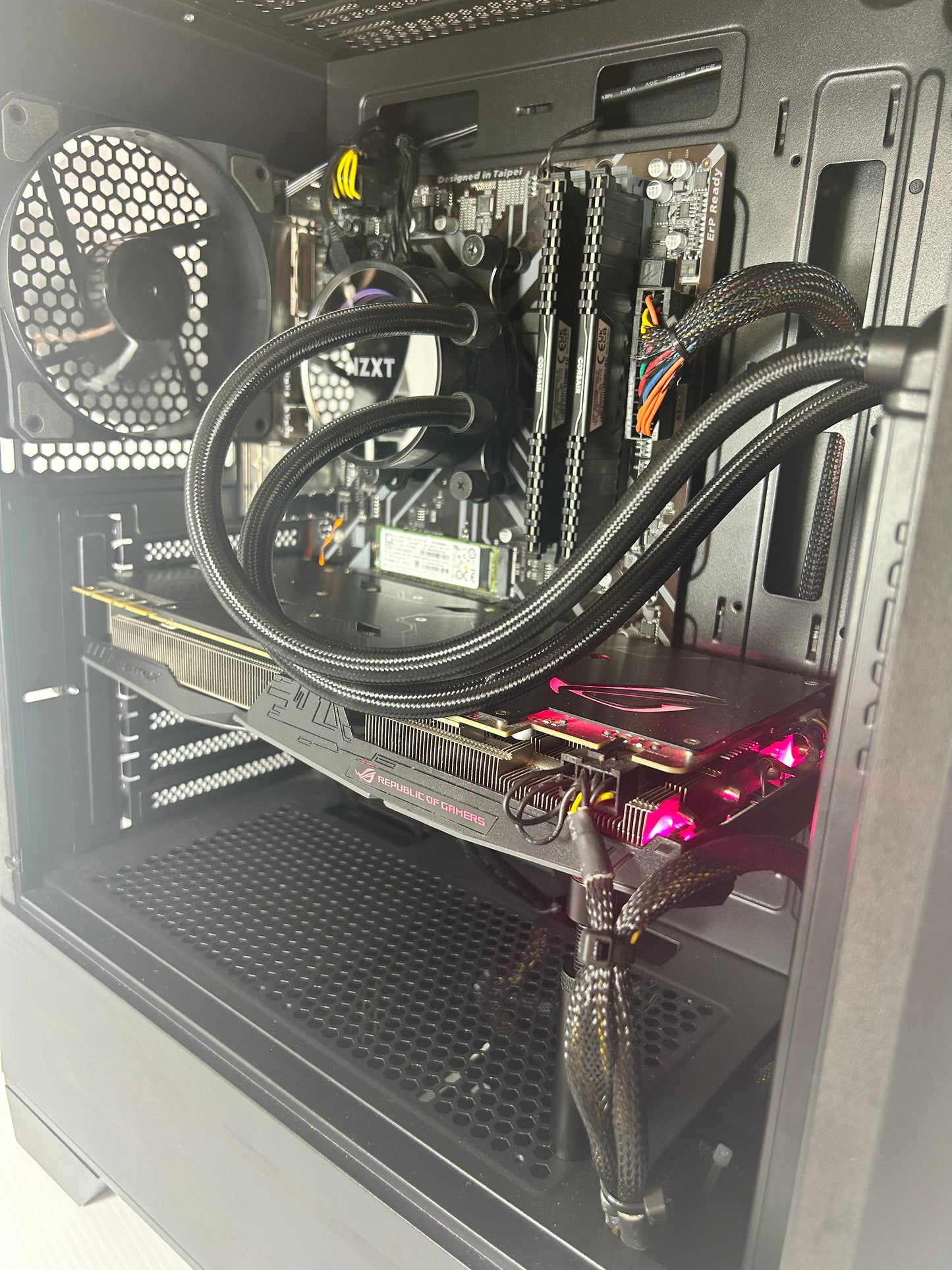 MSI Mag Forge 2