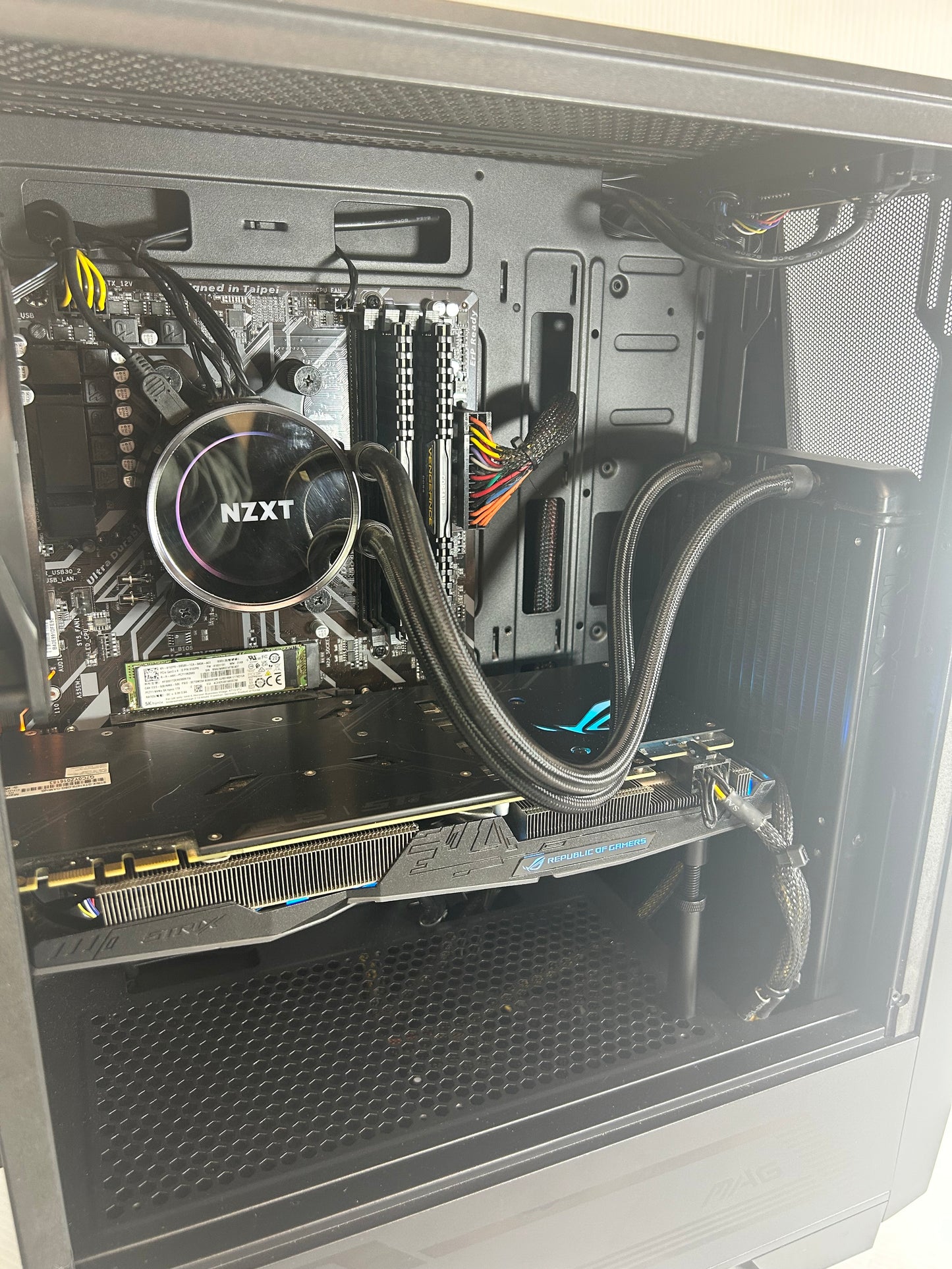 MSI Mag Forge 2