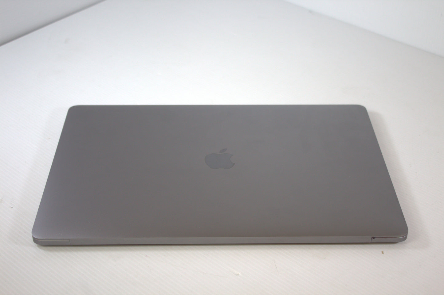 MacBook Pro 2017 15" touch bar space grey