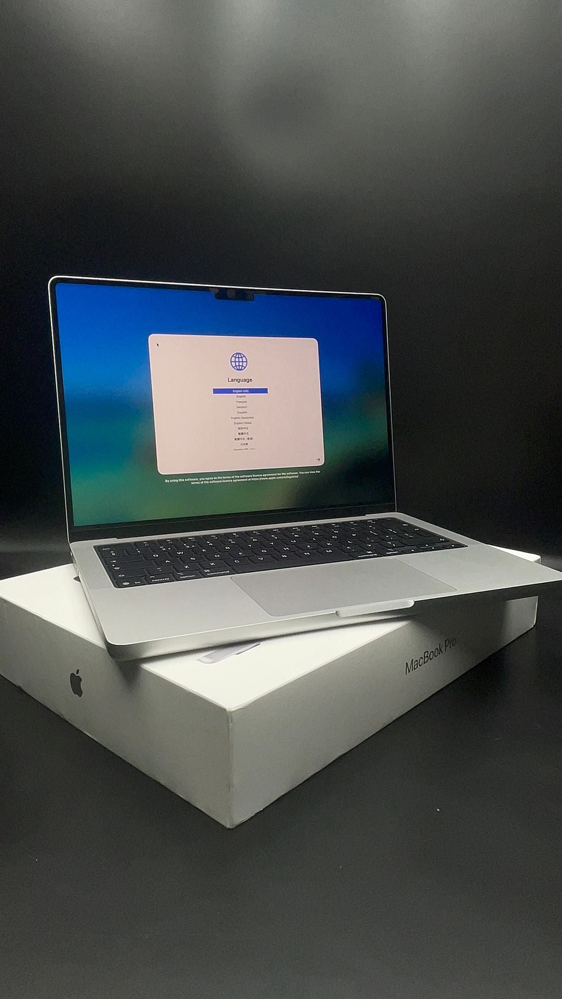 MacBook Pro 14" 2025 - SMS00386
