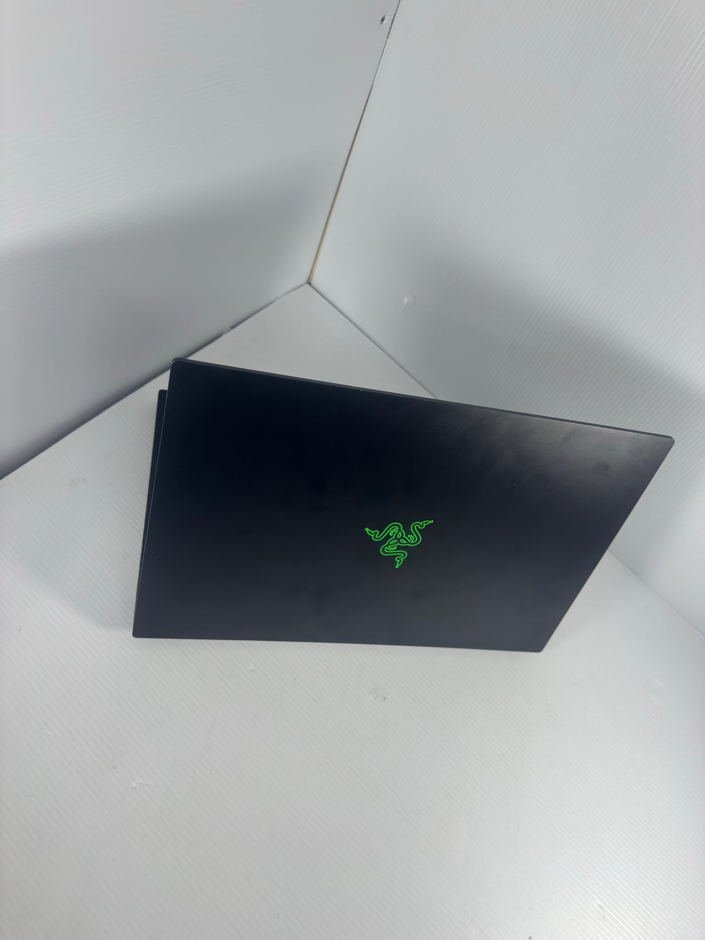 Razer blade 15 base model (Early 2021)