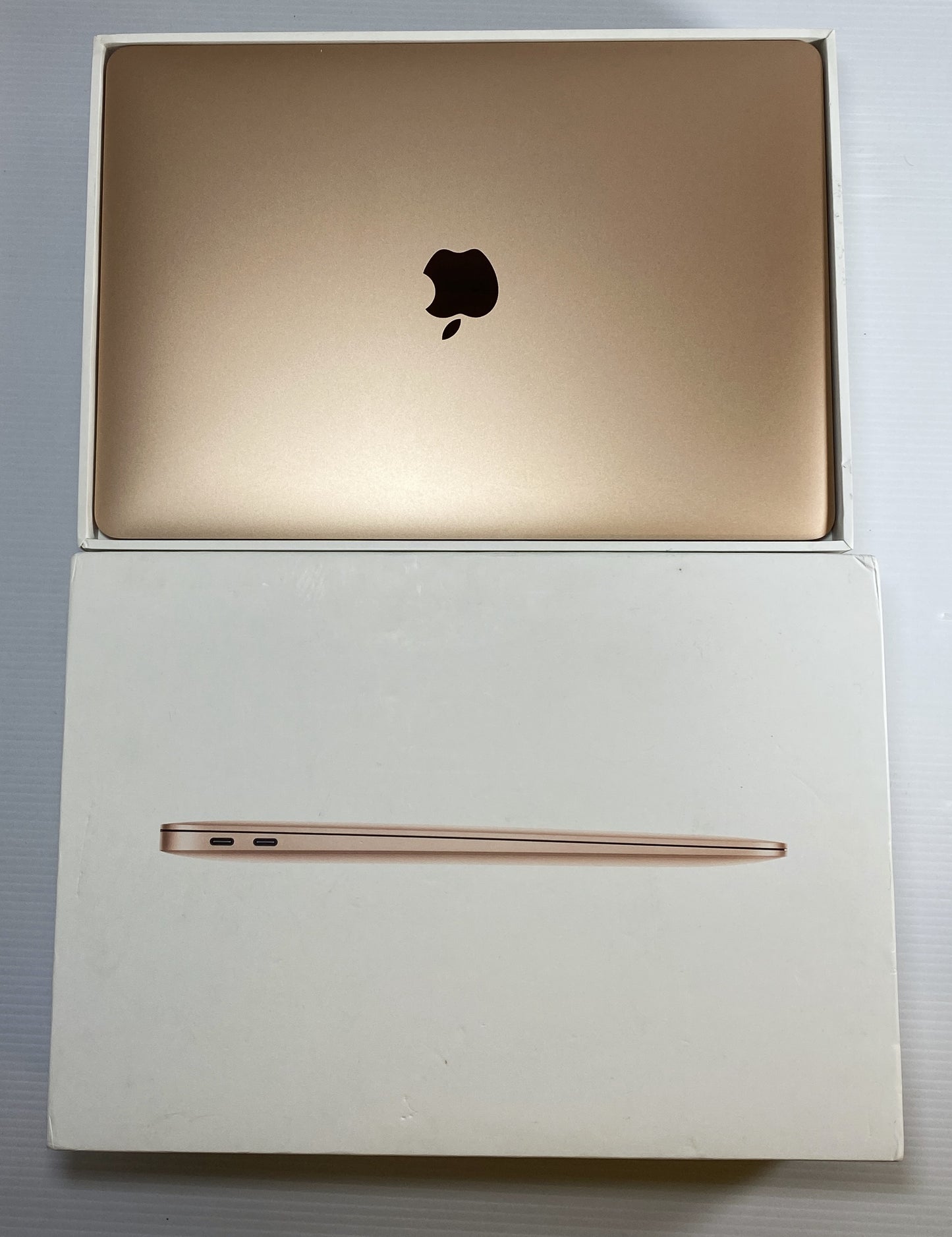 MacBook Air 2020 13” Rose Gold