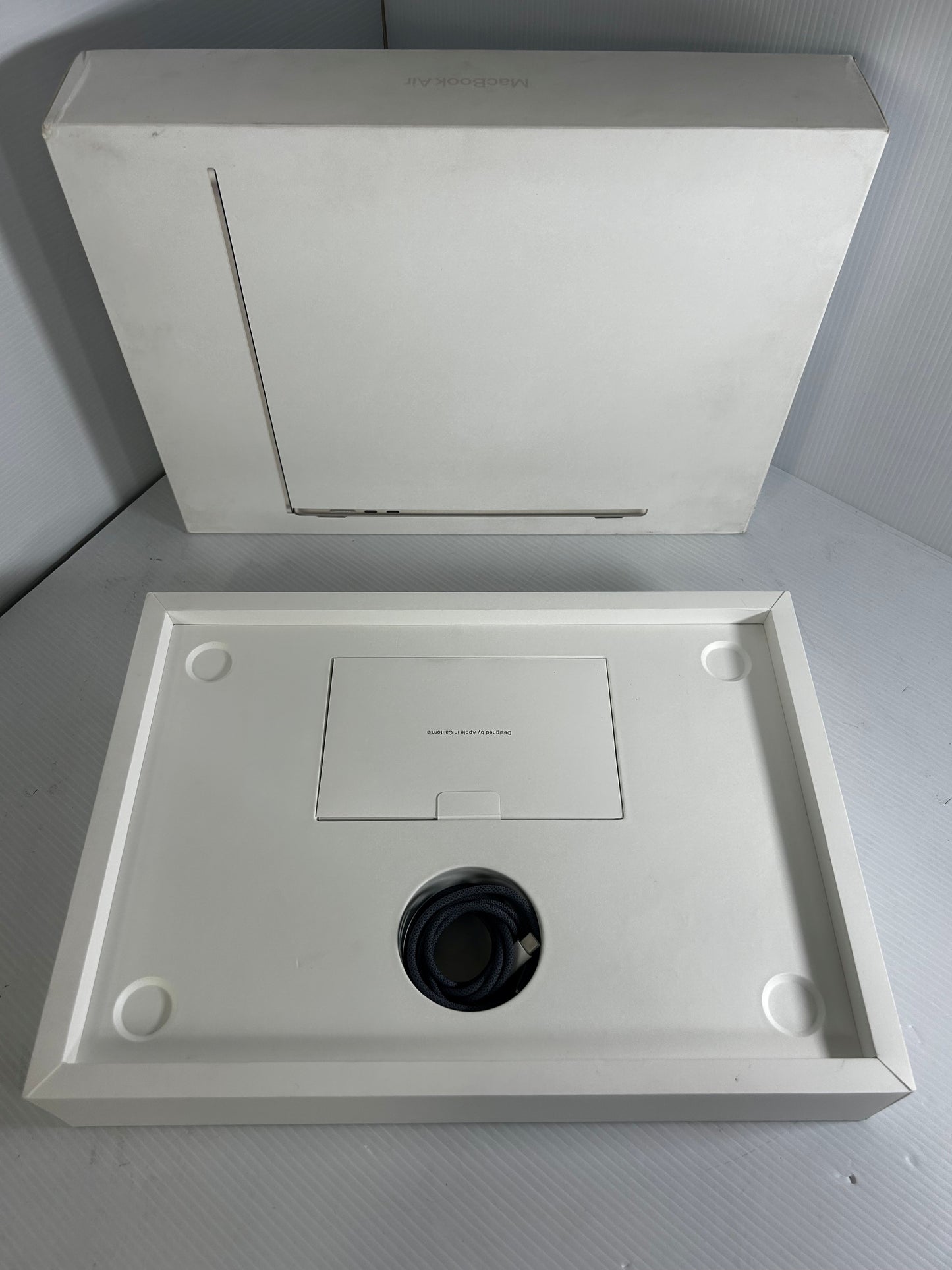 Apple MacBook Air (M2, 2023)