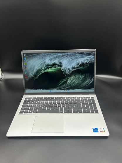 Dell Inspiron 15 3530