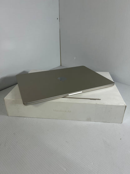 Apple MacBook Air (M2, 2023)