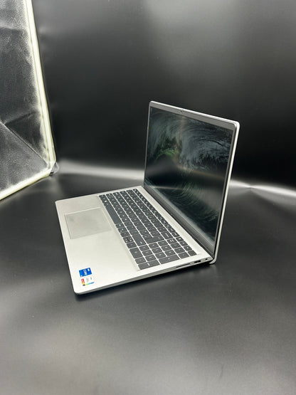 Dell Inspiron 15 3530