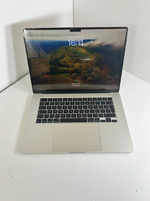 MacBook Air 15-inch (2023) - Apple M2 8-core and 10-core GPU - 8GB RAM - SSD 256GB - QWERTY - English