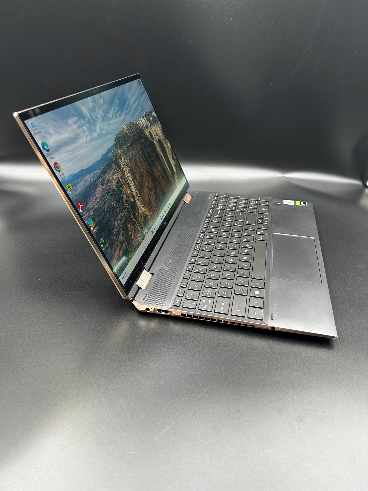 HP Spectre x360 15-eb0001na