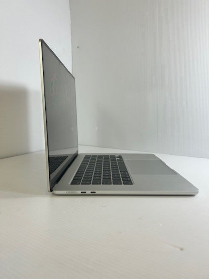 MacBook Air 15-inch (2023) - Apple M2 8-core and 10-core GPU - 8GB RAM - SSD 256GB - QWERTY - English