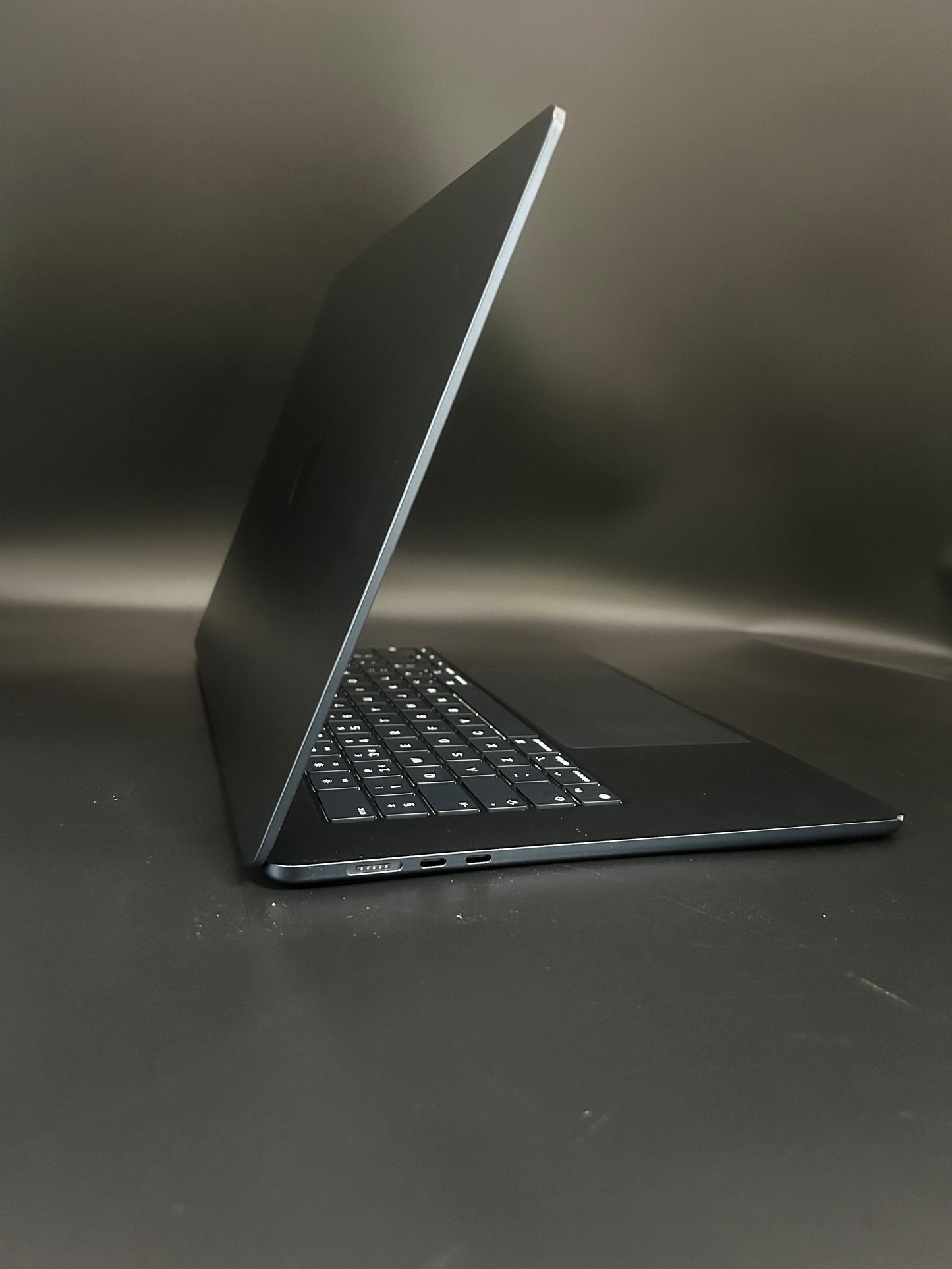 MacBook Air 15" Midnight M3 A3241