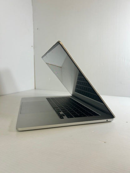 MacBook Air 15-inch (2023) - Apple M2 8-core and 10-core GPU - 8GB RAM - SSD 256GB - QWERTY - English