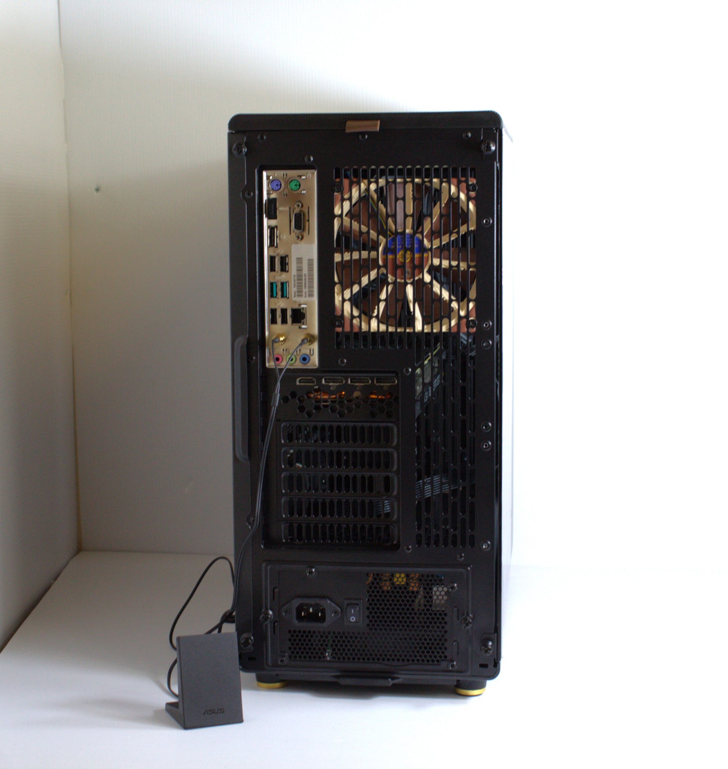 The Fractal North Gaming PC