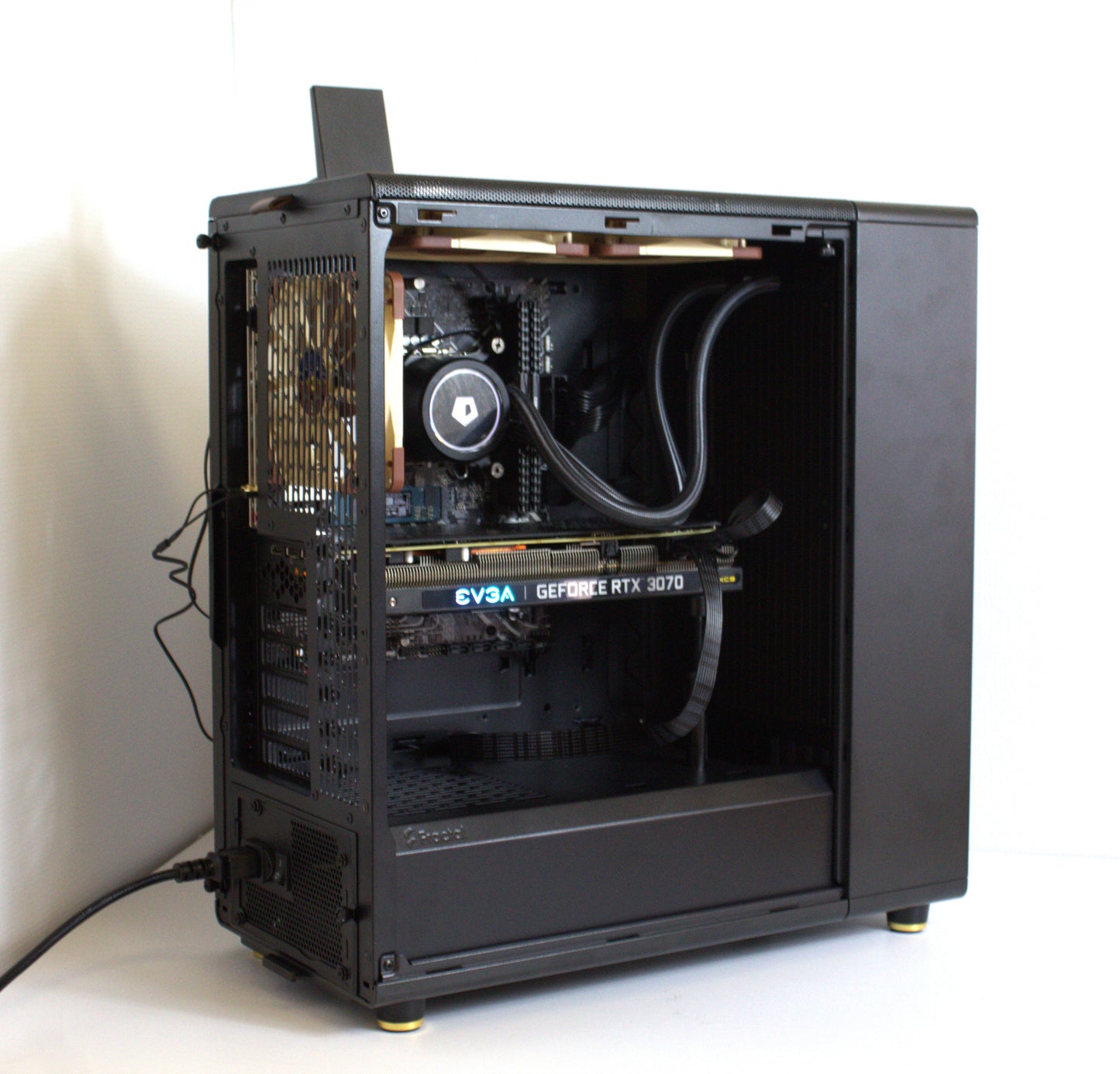 The Fractal North Gaming PC