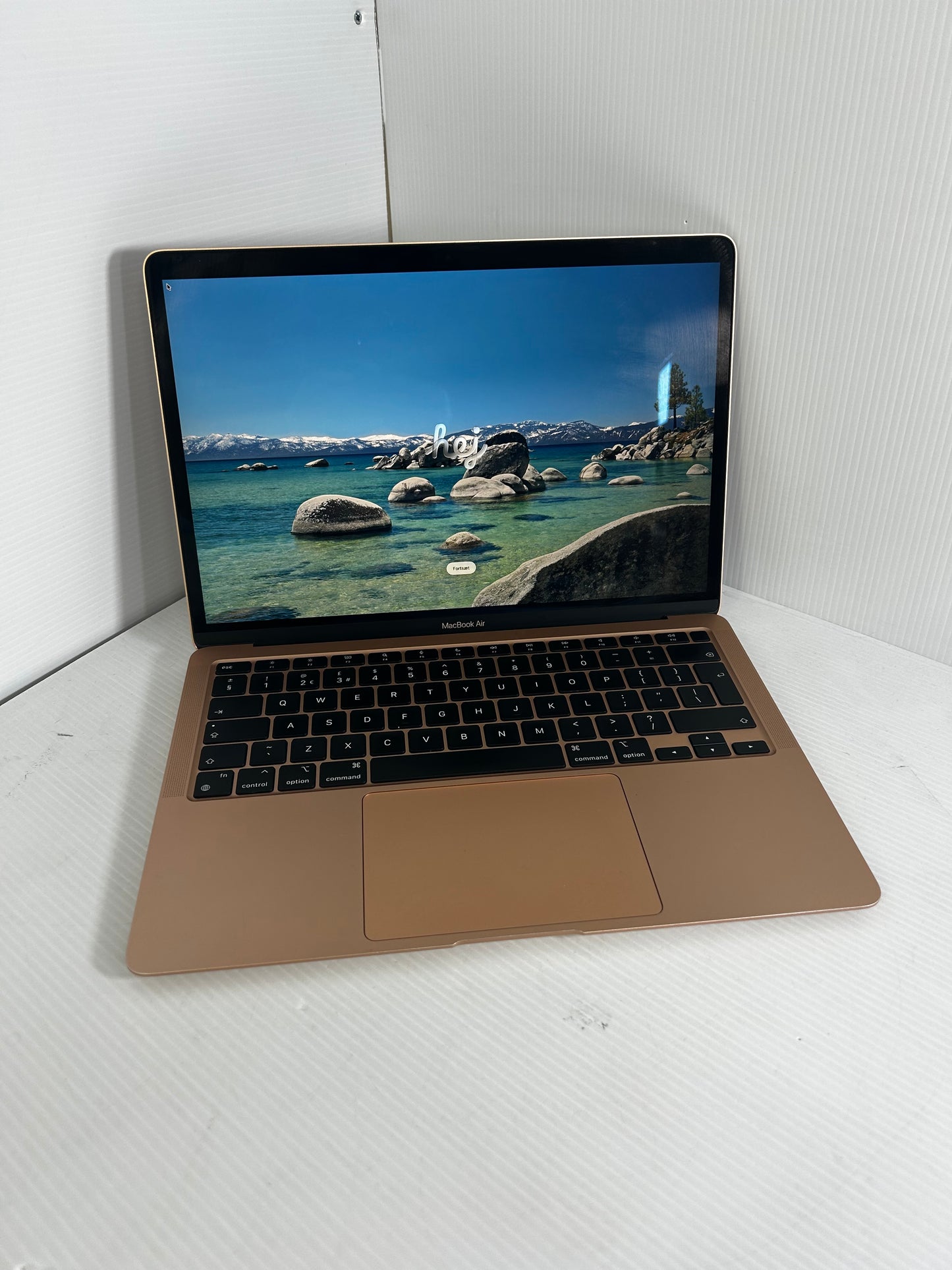 Apple MacBook Air (13-inch, M1, 2020) — 8 GB / 256 GB — Rose Gold