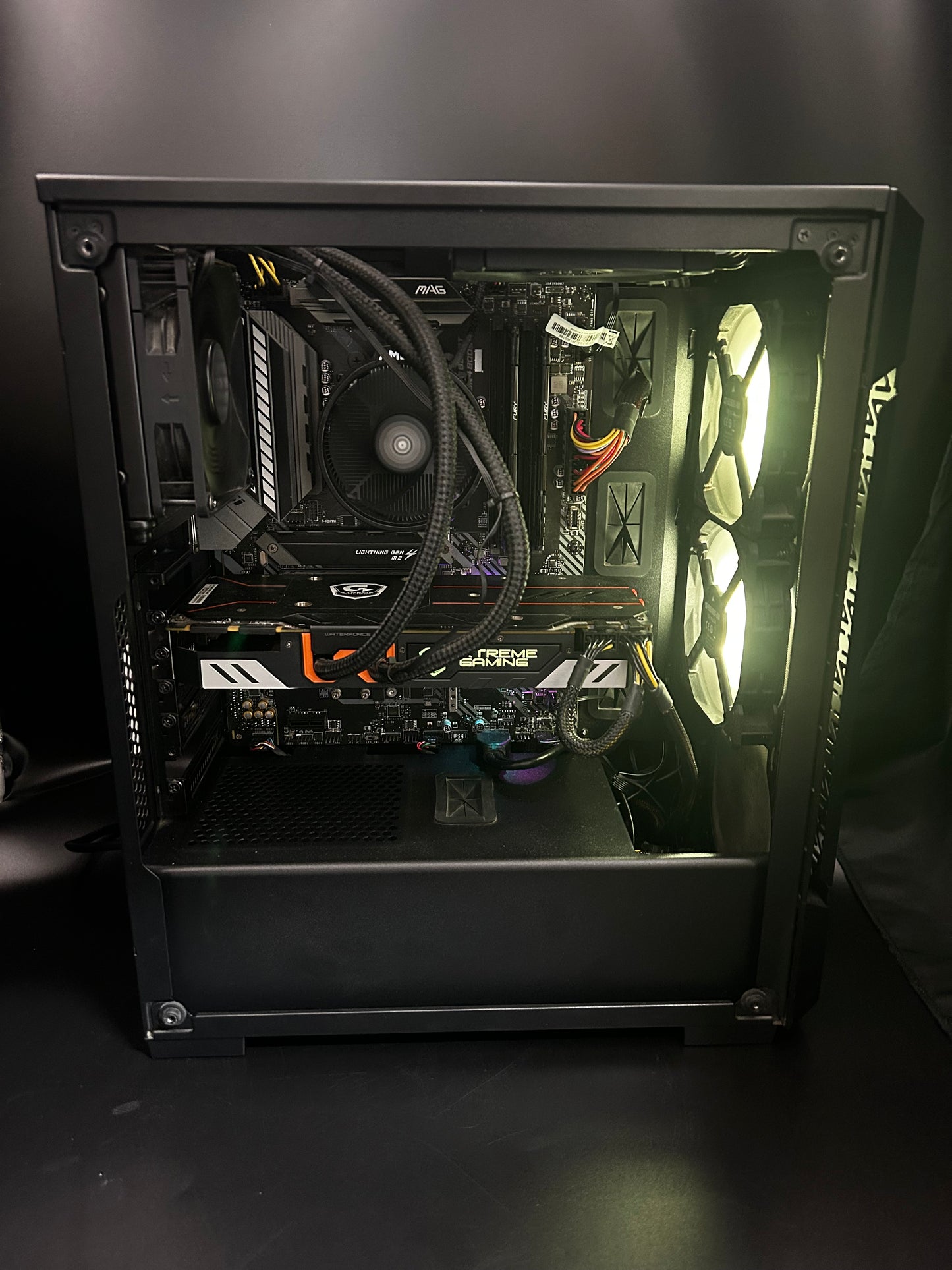 Corsair 220T RGB