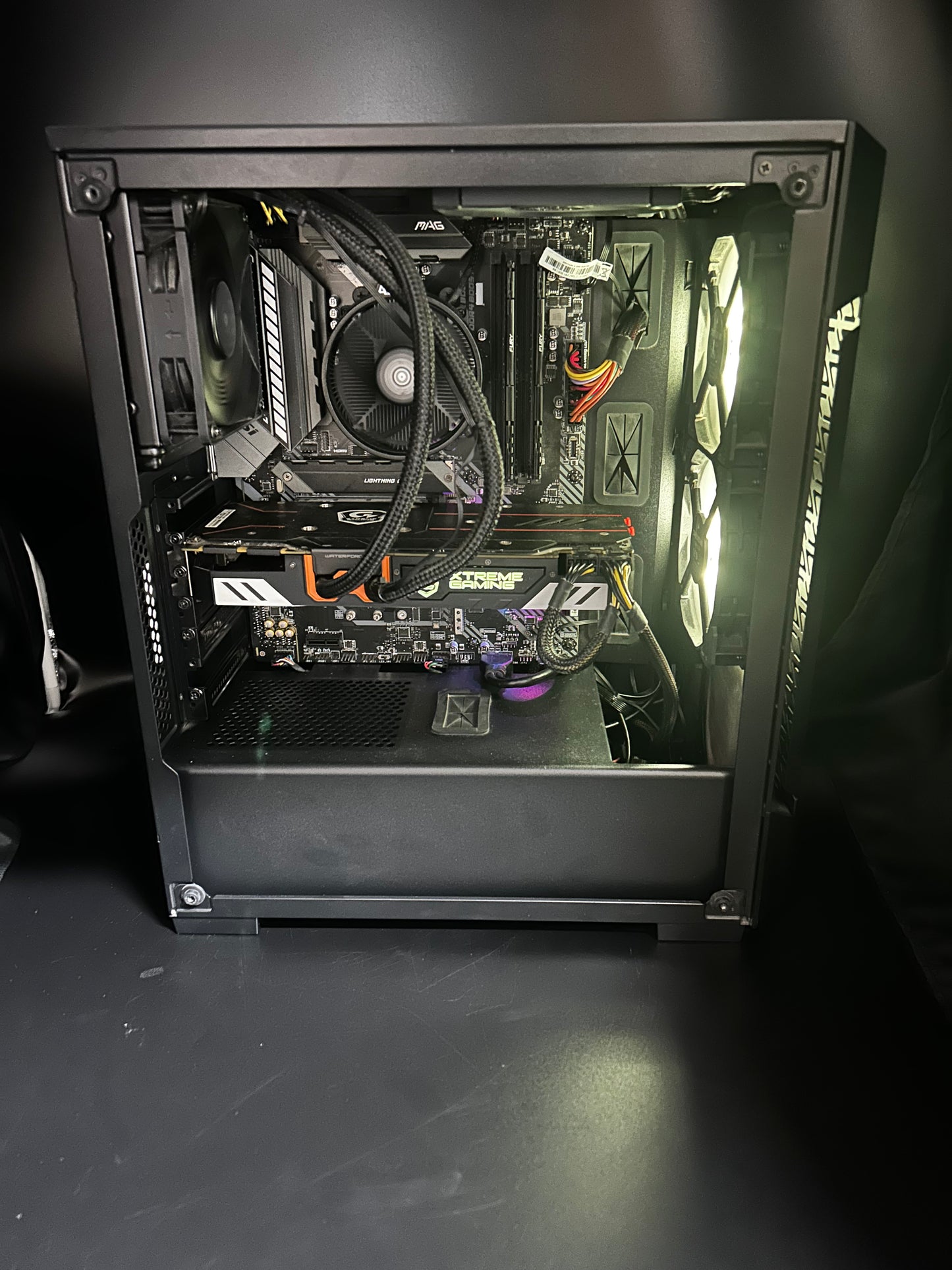 Corsair 220T RGB