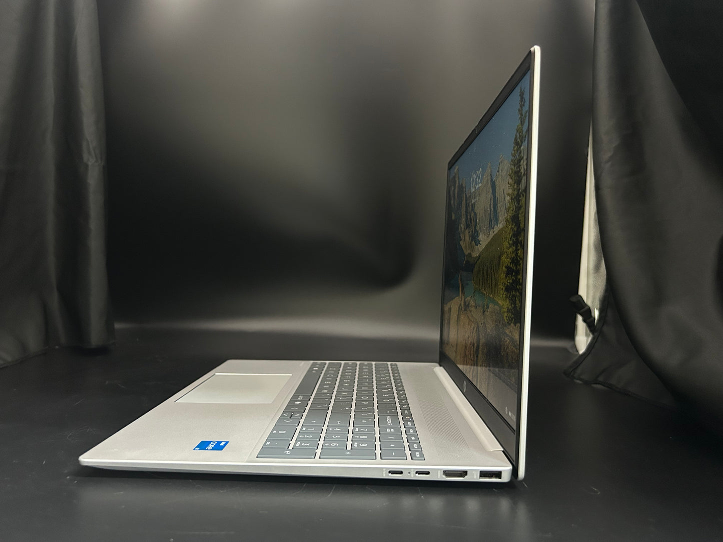 HP16-ba1506na 16"