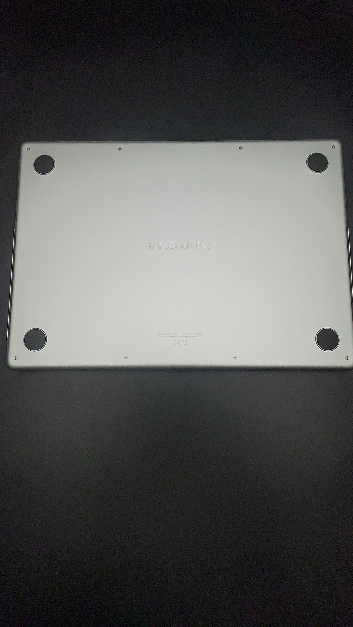 MacBook Pro 14" 2025 - SMS00386